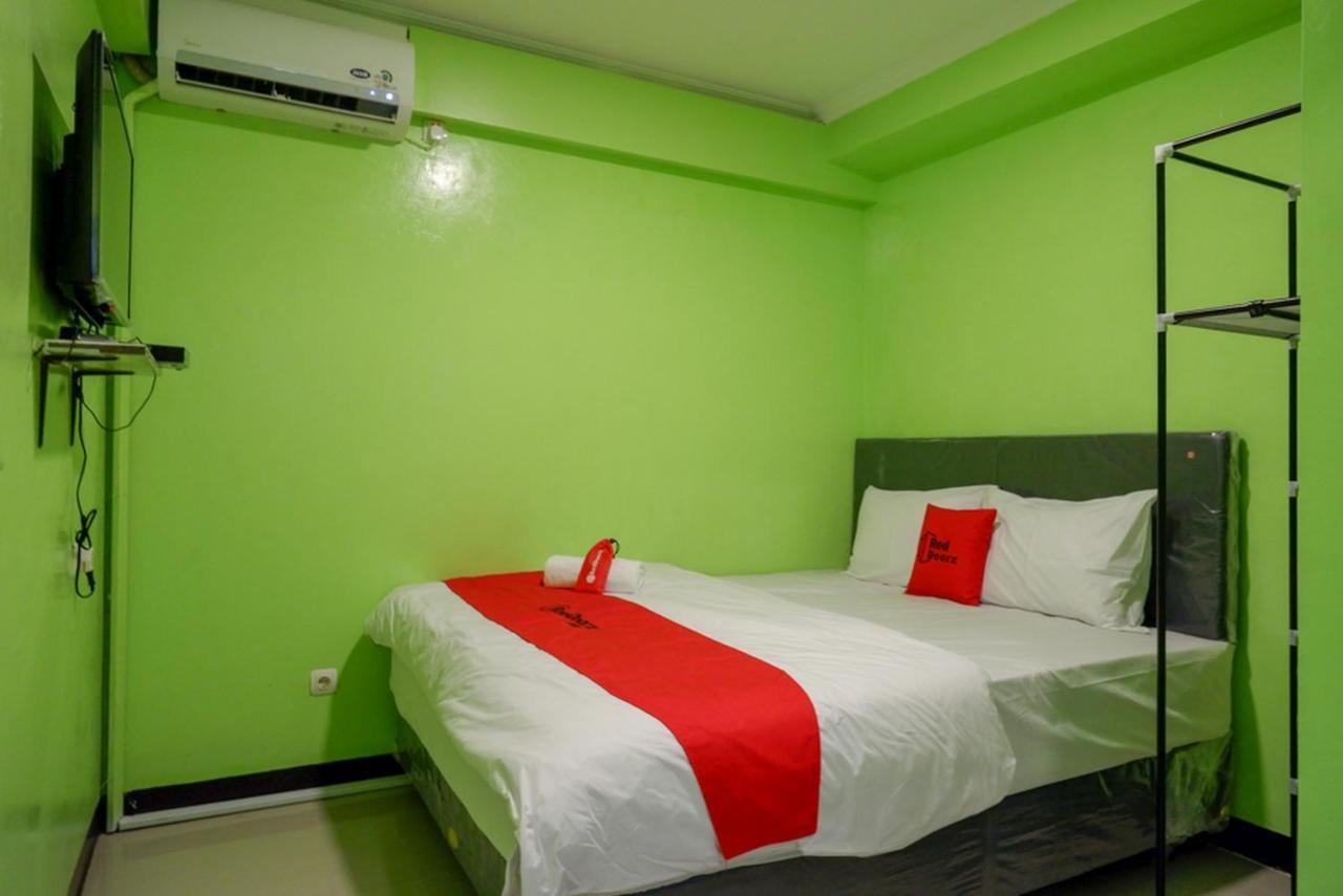 Reddoorz @ Jalan Gatot Subroto Semarang Hotel Exterior foto