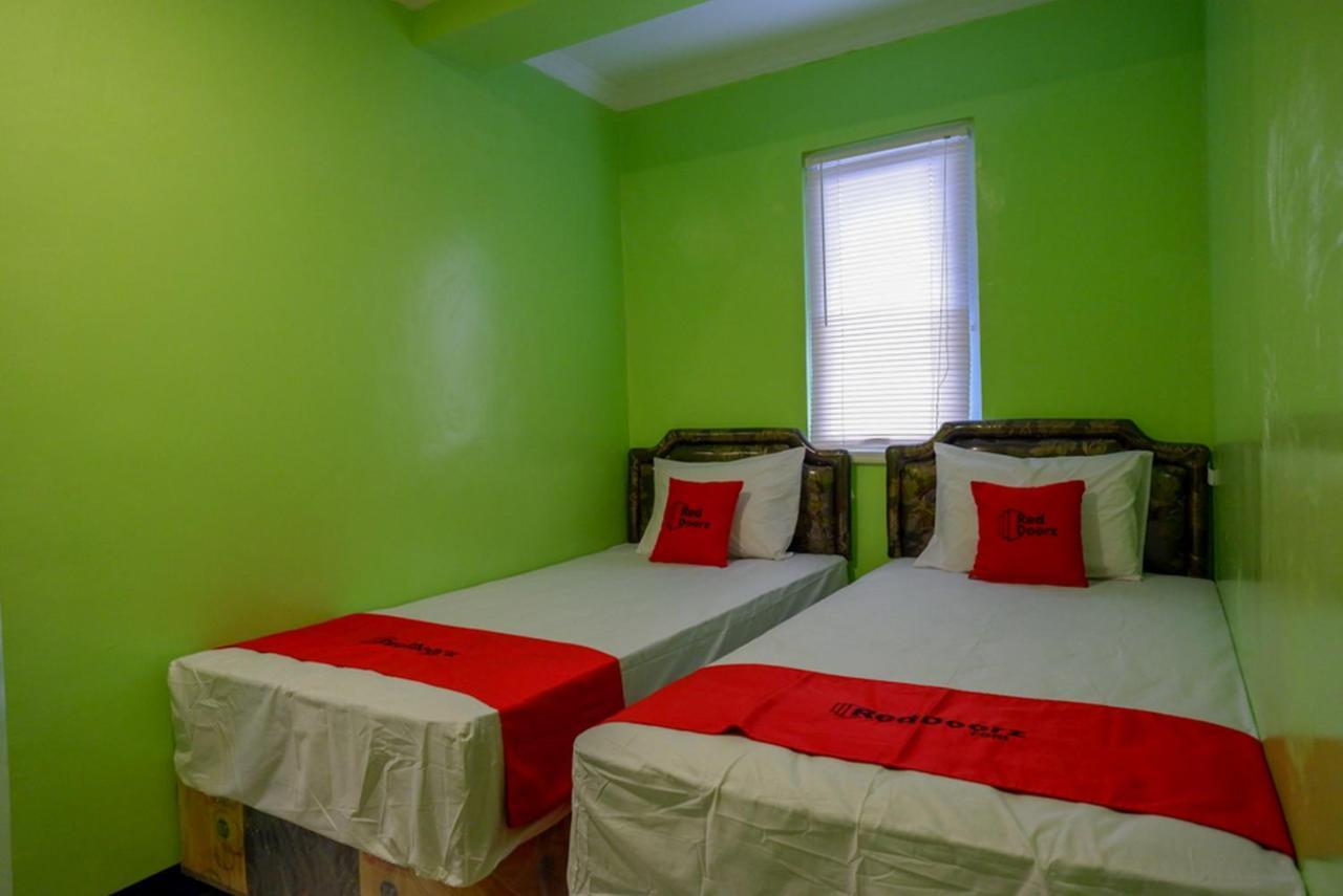 Reddoorz @ Jalan Gatot Subroto Semarang Hotel Exterior foto