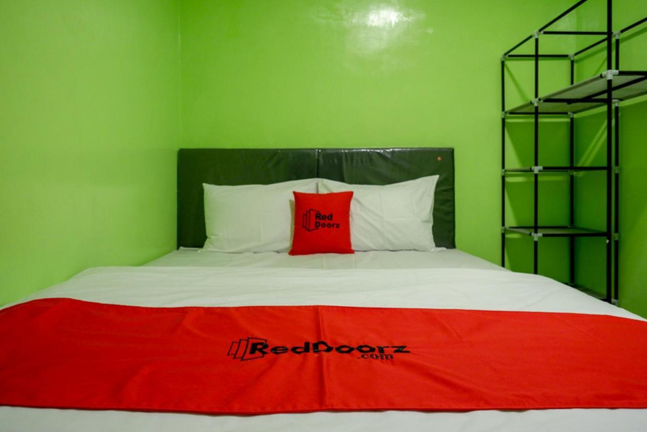 Reddoorz @ Jalan Gatot Subroto Semarang Hotel Exterior foto